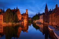 Night view from Rozenhoedkaai in Bruges, 20185935 x 3957 pixels
