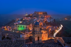 View from Corso Venticinque Aprile in Ragusa, 2019 7824 x 5216