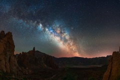 The Milky Way rises above Tenerife, 2022 10580 x 5922 pixels