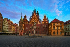 Town Hall in Wroclaw, 2021 7297 x 4867 pixels